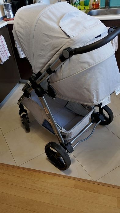 Продавам бебешка количка