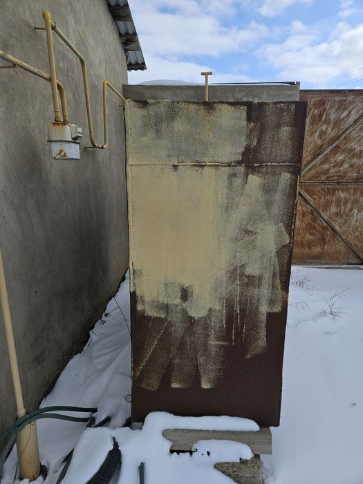 Емкость в хорошем состоянии.