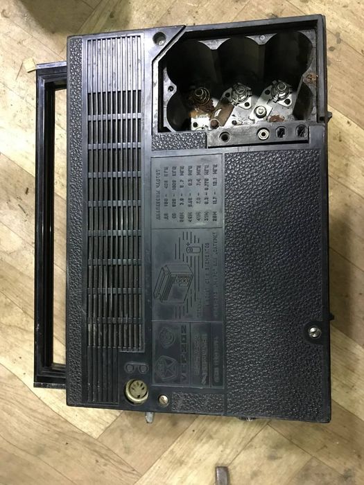 Продам радиоприемник Vef 202