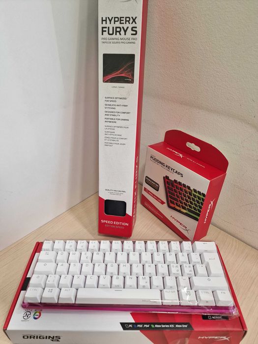 Set Tastatura+Mousepad+Keycaps HyperX (AG27 b461000.15)Garantie 2 ani!