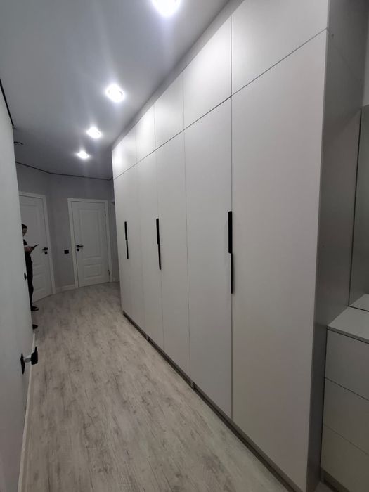 Шкаф ,кух гарнитур ,прихожа