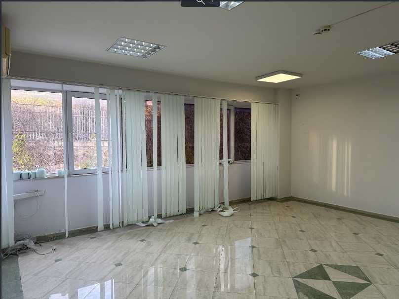 Дава се под наем Офис в Варна, Северна промишлена зона - 267 кв.м за 1632 € - Снимка #4