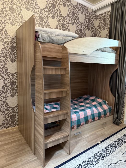 Двухъярусная кровать