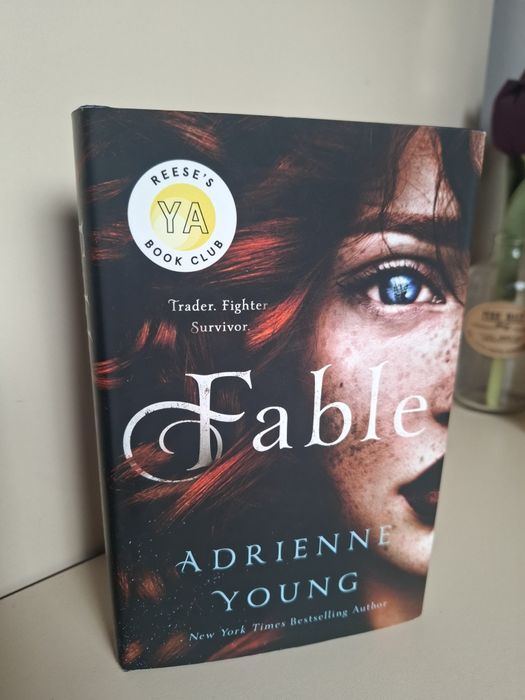 Книга на английски "Fable"
