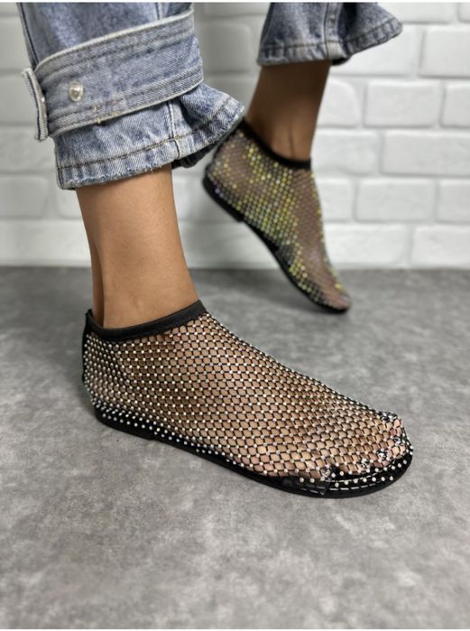 Продам сандали новые