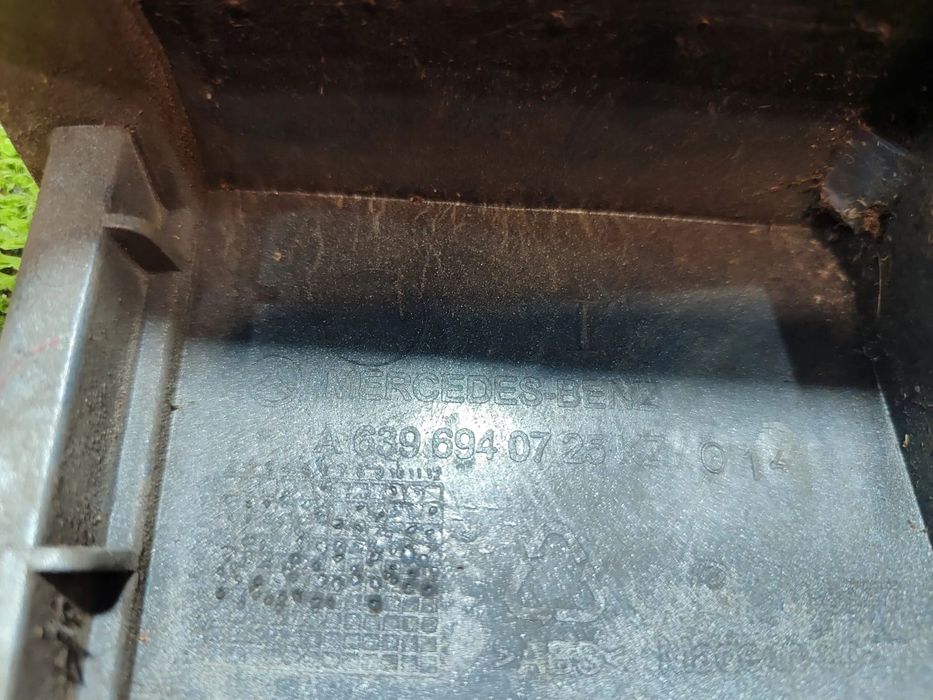 ORNAMENT BARA SPATE STANGA MERCEDES BENZ VITO 115 CDI W639 2.1 DIESEL 2008 VAN COD OEM A6396940725 / Furgoneta / 2003-2014