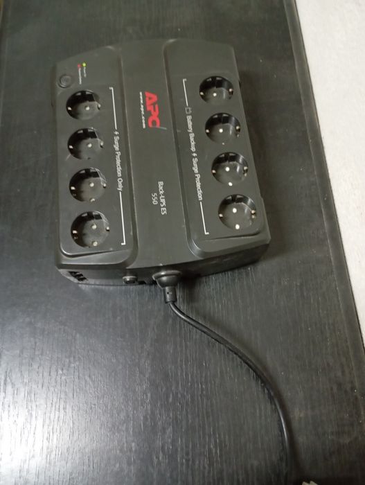 Vînd APC  ups 550