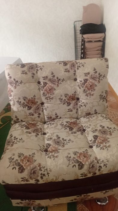 Диван в хорошем состоянии