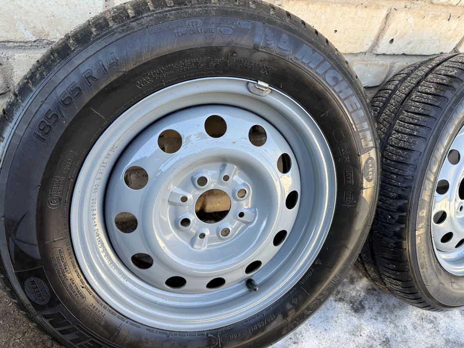 Шины летние новый комплект