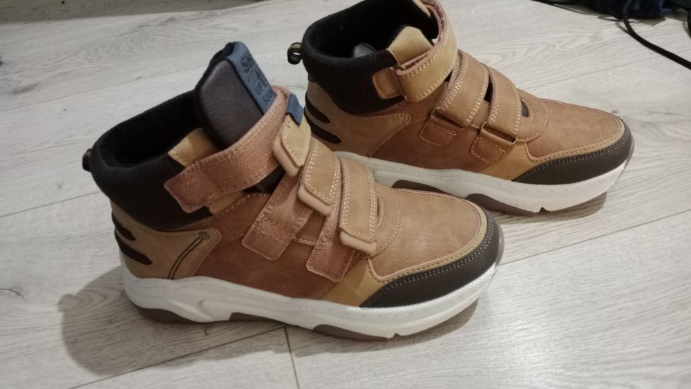 Новые осенние ботинки для мальчика