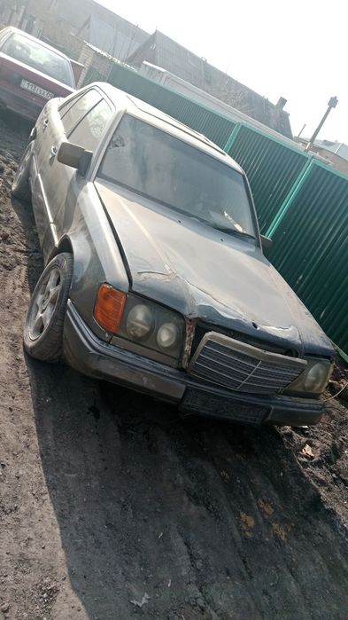 Продам запчасти на Мерседес 124