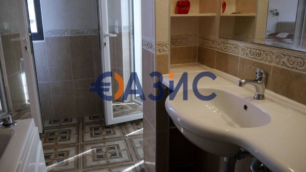 Продава се Тристаен апартамент в Несебър - 160 кв.м за 829 €/кв.м - Снимка #11