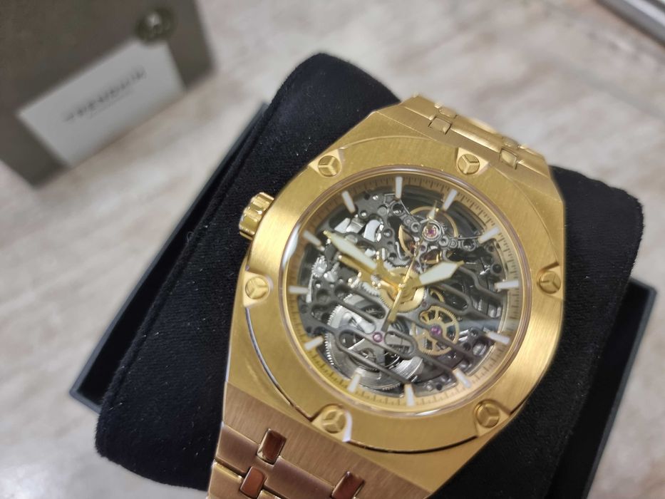 Златист автоматичен часовник Trendhim