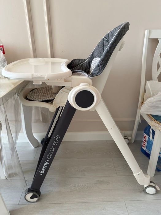 Детский стул для кормления