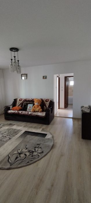 Închiriez apartament 2 camere
