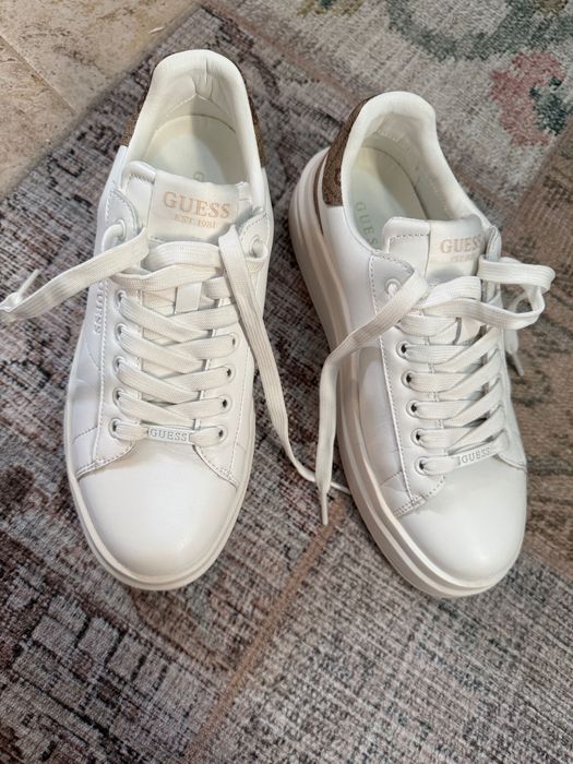 Guess elbina дамски бели маратонки
