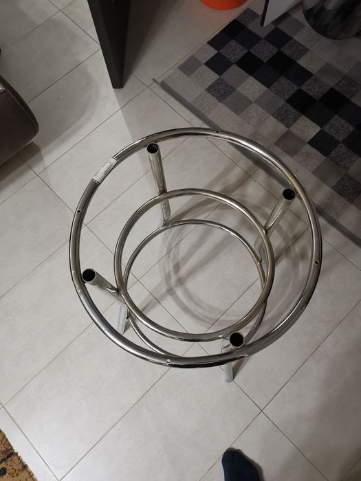 Продавам маса  много запазен