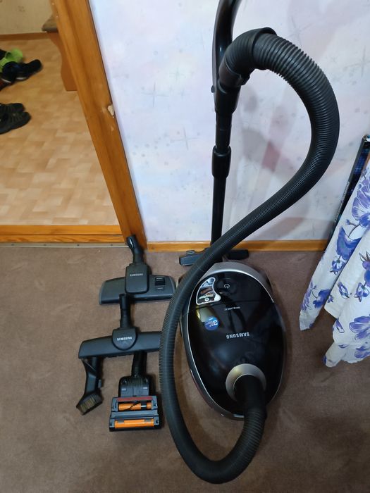 Пылесос SAMSUNG aguatic