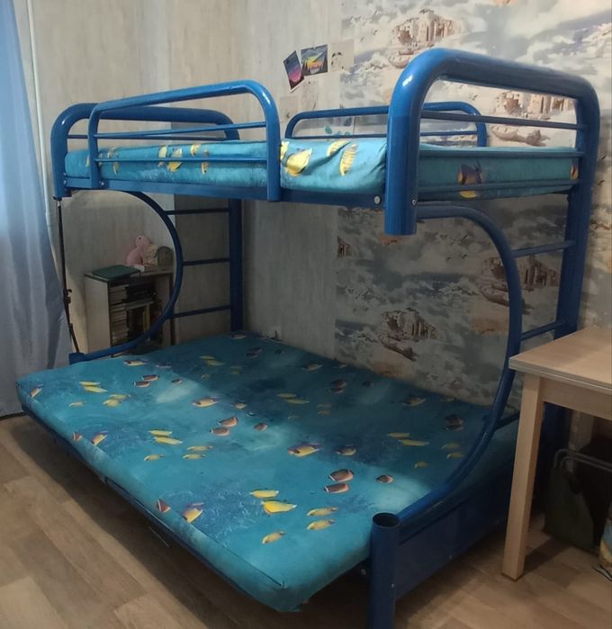 Двухъярусная кровать