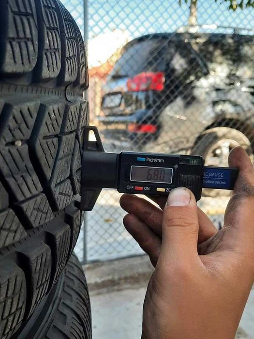 4 Броя 215/65/17 Pirelli 2x7,2mm 2x6,8mm 2020 DOT