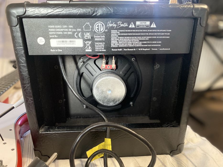 vand amplificator de chitara electrica