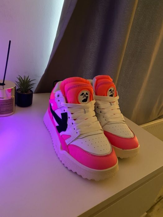 Vand Off White Sponge