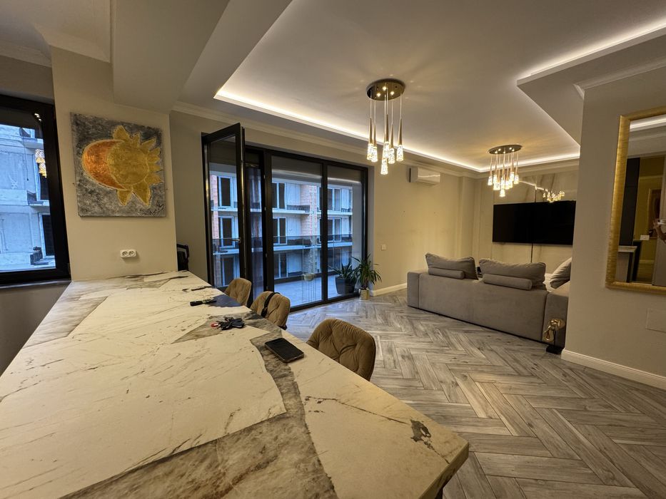 Apartament modern cu 3 camere și terasă generoasă | Loc de parcare subteran inclus | Via Pipera