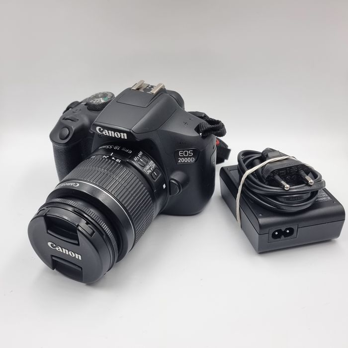 Amanet F28: Canon EOS 2000D + Obiectiv 18-55mm
