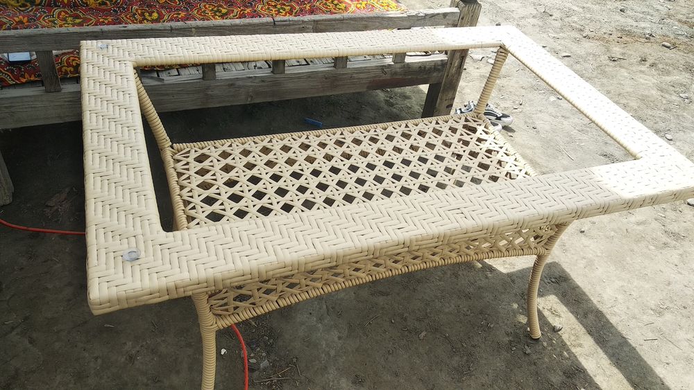 Ratan toʻqilgan stol stul mahsulotlari