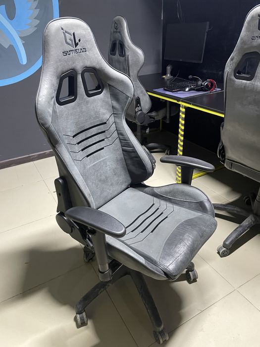 Б/у компьютерное кресло в отличном состоянии