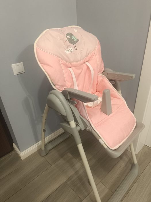 Vând scaun înalt 2 in 1 cadru reglabil , pliabil , până la 15 kg