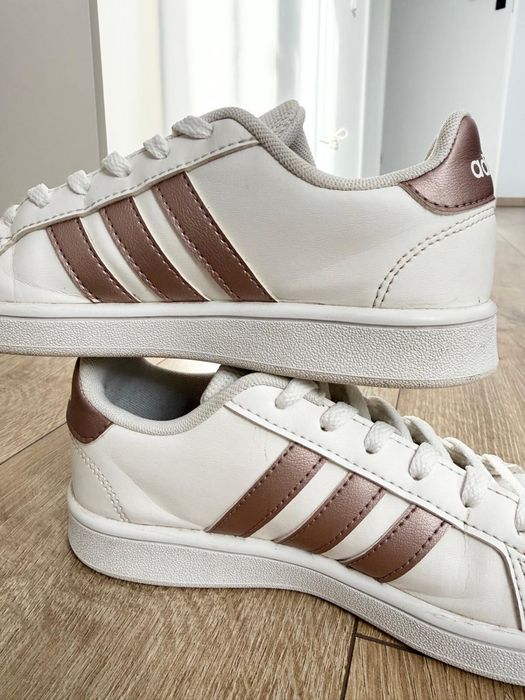 Adidas fete marimea 33