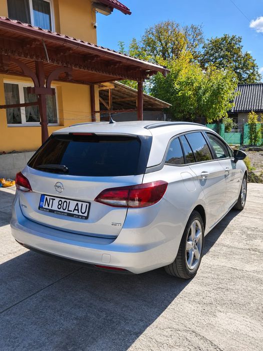 Vând Opel Astra K Sports Tourer An 2017 1.6 Cdti Euro 6 Manuala Proprietar Km reali Accept și schimb