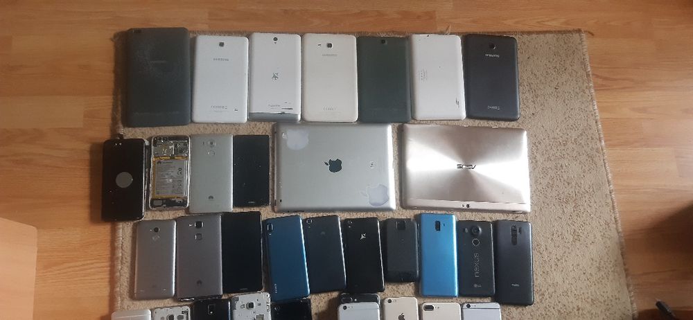 Lot tablete si telefoane 250 lei toate