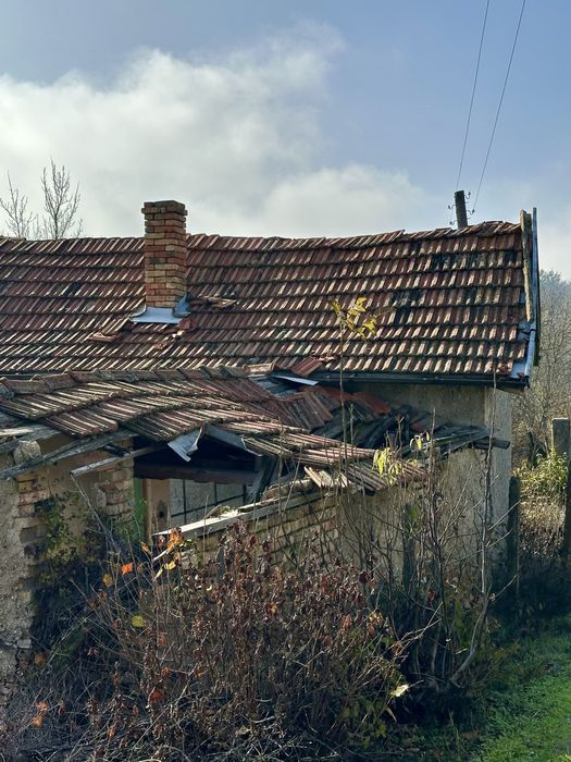 Вила на 100 метра от главния път