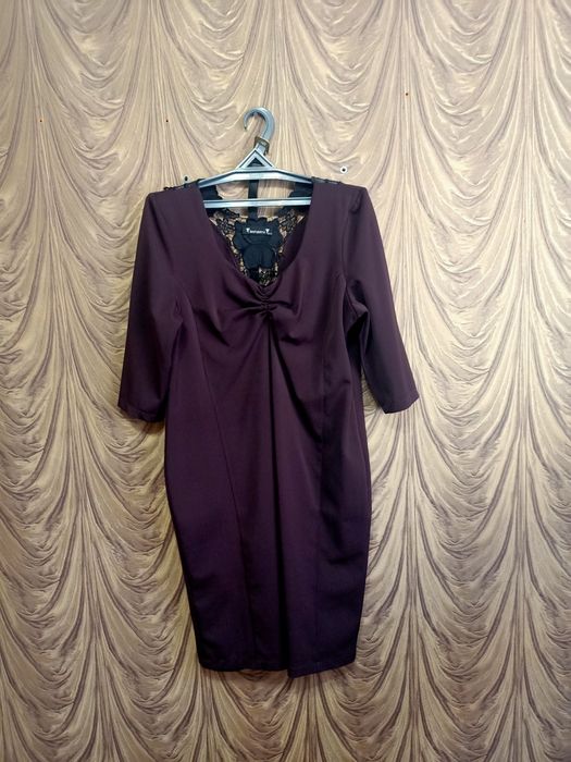 В продаже одежда