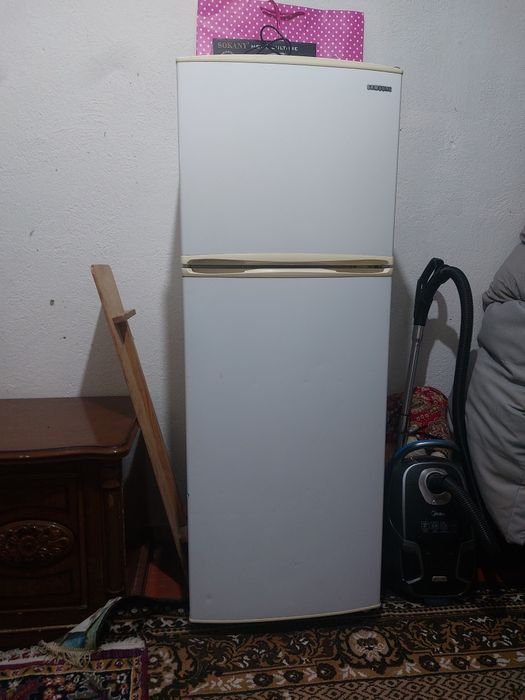 Бу  холодильник  үсті істейді астына ремонт керек