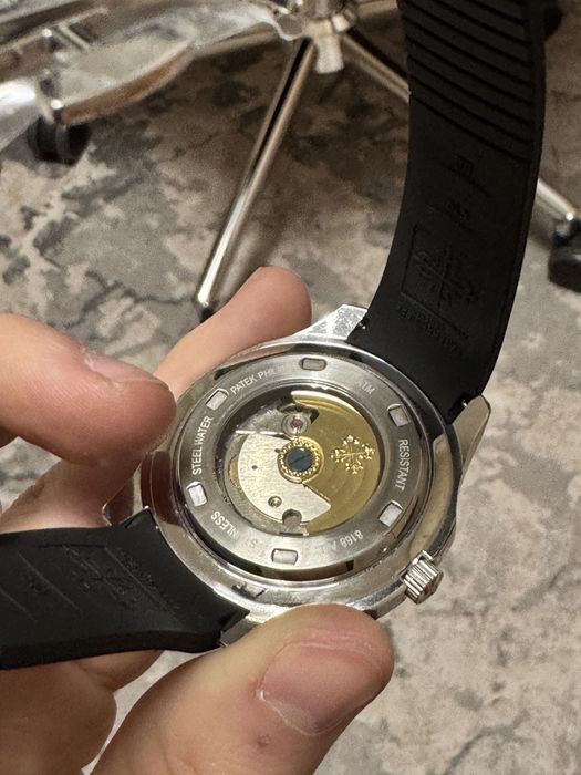 Продавам часовник Patek Philippe Aquanaut 5167A Black Dial. Работи перфетно! БЕЗ БАРТЕРИ!