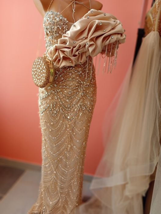 Официална рокля косовска