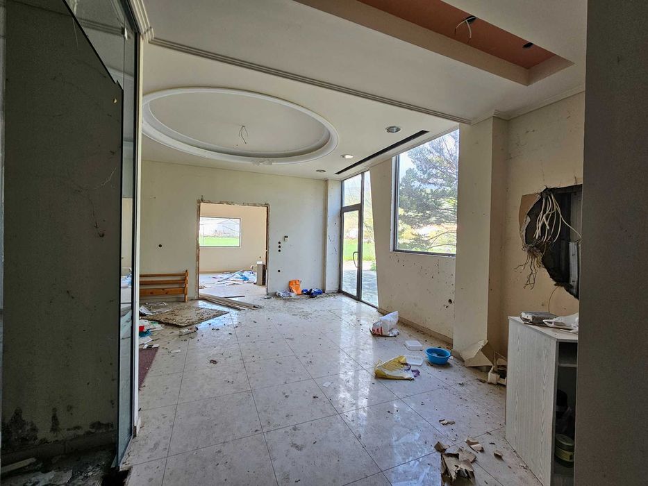 Продава се промишлена сграда от 1.100m2 Елефтеруполис КАВАЛА код 4699