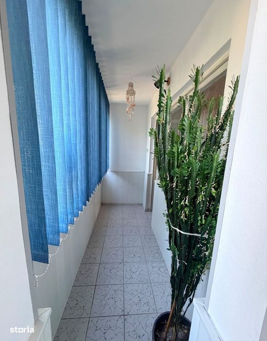 Apartament 3 camere,  Gradiste Central  decomandat, parter cu balcon