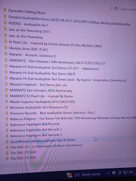 Stick USB cu muzică audiofila