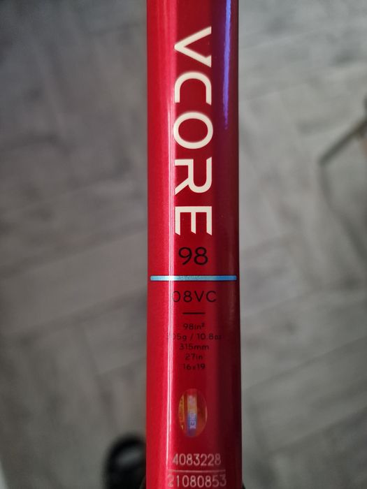 Vand Racheta Yonex V core 98 2026