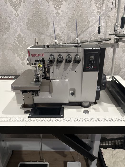 Продам швейную машинку