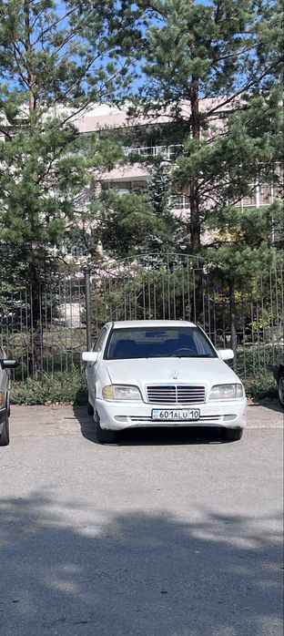 Mercedes c class w202
