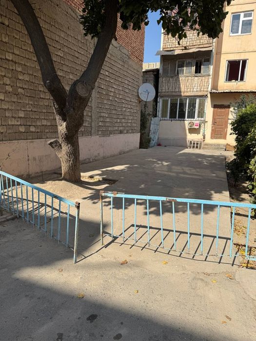 3 хонали Уй сотилади 1 Чи этаж. Жихозлари билан. Хамма шароитга эга!!!