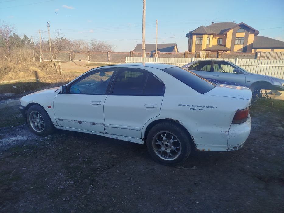 Митсубиси галант 8