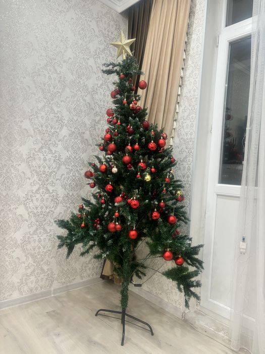 Продам елку с игрушкой