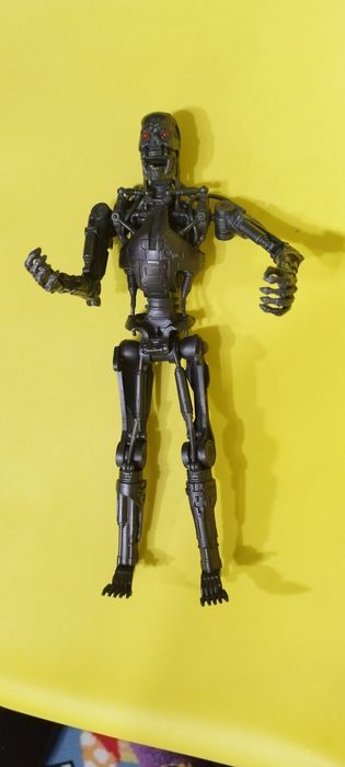 Продам робота пластик