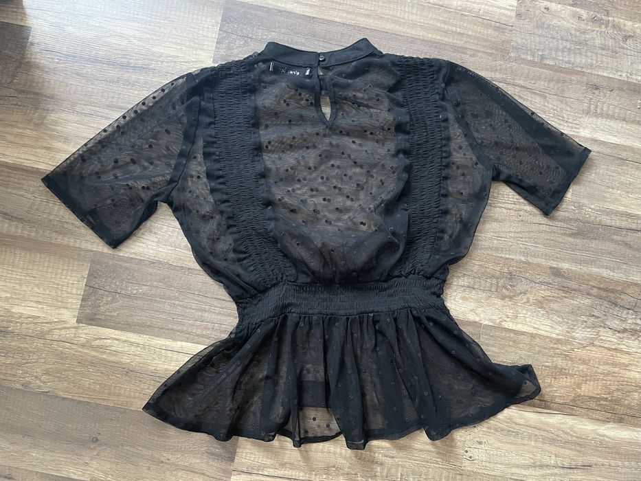 Черна дантелена блуза